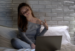 OnlyFans e gli insulti a pagamento: “Guadagno 100 £ in 30 secondi”