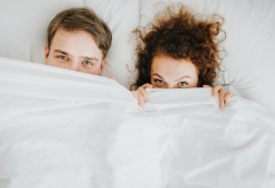“Fingere orgasmi per anni mi ha rovinato la vita sessuale: ora basta!”