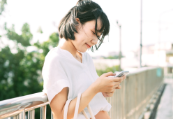 WhatsApp si rinnova con Meta AI: l’assistente virtuale è realtà

