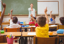 Le giustificazioni e le note scolastiche più assurde (e spassose) 