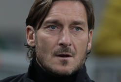 Totti in versione ballerino: si presta al TikTok della figlia