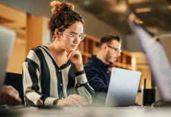 Ghost working, la nuova tendenza a lavoro: cos'è e perchè succede