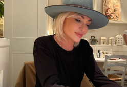 Paola Barale: “Volevo fare la prof per avere tanti mesi di vacanza”
