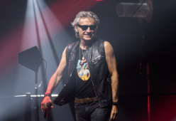 Ligabue perde un anello, fan glielo riconsegna: “Ve lo regalo”