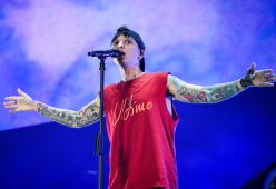 Ultimo, il tour negli stadi “La Favola continua”: info e date