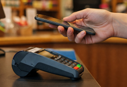 Bancomat, aumentano i costi dal 1° luglio: cosa cambia davvero