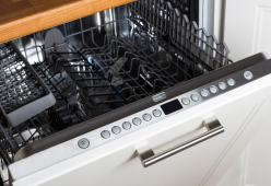 Cucinare in lavastoviglie? Il nuovo trend tra curiosità e polemiche