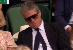 Hugh Grant si addormenta a Wimbledon dietro la regina Camilla