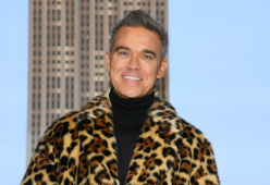 Robbie Williams: “Genitori malati, non sono pronto a essere adulto”