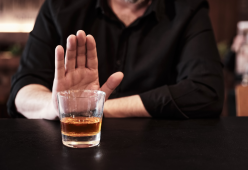 Cosa succede al tuo corpo dopo 30 giorni senza alcol? Lo studio