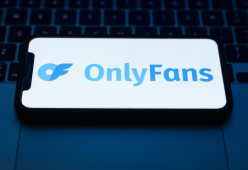 OnlyFans, 18enne batte ogni record: 1 milione di dollari in 3 ore