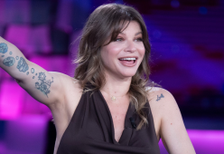 Alessandra Amoroso si sfoga: "Devo giustificare la mia gravidanza?"