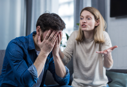 Quattro parole che possono salvare il matrimonio: basta litigi