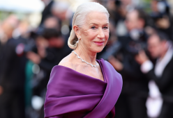Helen Mirren: “Ho 80 anni e non voglio etichette, sono solo viva”