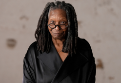 Whoopi Goldberg confessa: “Non posso permettermi di ritirarmi”
