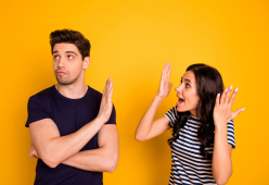 Gaslighting: le frasi che ti fanno dubitare di te stesso