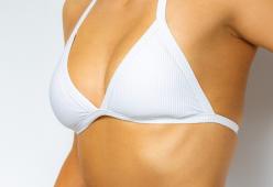 “Non indosso un reggiseno da 6 anni e non torno indietro”
