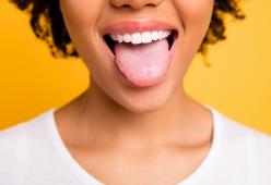 Scoperta una misteriosa molecola che vive nella nostra bocca