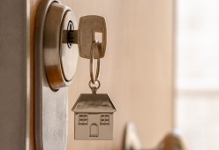 Caro affitti a Bologna: 490€ al mese per un monolocale da 10 mq