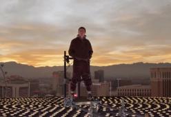 Chalamet sale in cima alla Sfera di Las Vegas per &ldquo;Marty Supreme&rdquo;
