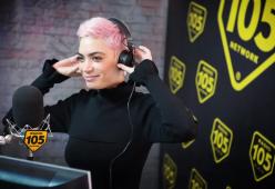 Elodie a 105 Mi Casa.. con sorpresa di Emma: “A Sanremo ha superato le mie aspettative”