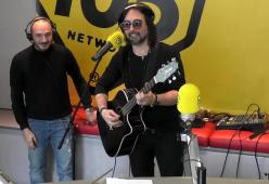 Francesco Sarcina porta buone Vibrazioni a 105 Take Away: ecco "Dedicato a te" live