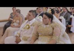 Il matrimonio più tamarro di sempre: nozze gipsy con oro e soldi dappertutto