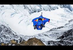 Drammatica morte per il base jumper russo Rozov: si è schiantato contro l’Everest