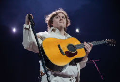 Lewis Capaldi, la malattia e il possibile ritiro dalla scena