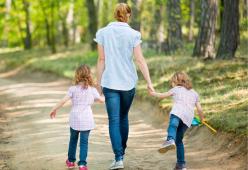 Madre fa confusione tra i figli gemelli: li identifica la polizia