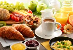 Qual è l’orario migliore per fare colazione e perdere peso