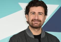 Alessandro Siani porta “Mare Fuori” a teatro, a Natale il debutto