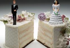 Divorzia e organizza una festa: “Volevo invitare anche l’ex moglie”