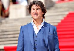 “Mission Impossible”: Tom Cruise sul set ringrazia la città di Roma