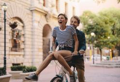 Chi va in bicicletta vive 2 anni in più e ne dimostra 8 in meno