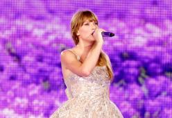 Fan di Taylor Swift va al concerto mascherata: si era data malata