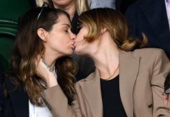 Cara Delevingne, baci alla compagna Minke a Wimbledon