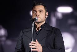 Tiziano Ferro annuncia: “Dovrò operarmi alle corde vocali”