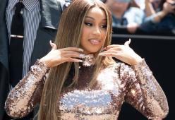 Cardi B: il microfono lanciato è all’asta ad una cifra assurda