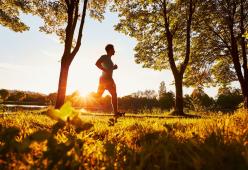 Correre con l’afa: a che ora farlo, in che modo e come idratarsi