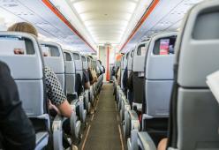 Compagnia aerea lancia la "Zona solo adulti" per viaggiare tranquilli