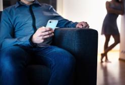 Fidanzata vuole mollare il ragazzo perché vede i porno: il motivo