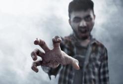 Esistono gli zombie? La scienza dice sì, ma non come li immaginiamo