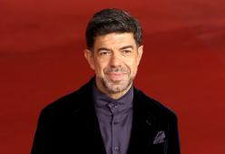 Favino e l’esperienza omosessuale: “Ho voluto togliermi il dubbio”