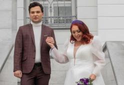 Mamma sposa il figlio adottivo: “Siamo sulla stessa lunghezza d’onda”