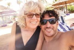 83enne festeggia due anni di matrimonio con il fidanzato 37enne