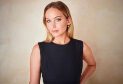 Jennifer Lawrence: “Mia mamma ha venduto il mio gabinetto usato”