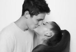 Ariana Grande divorzia da Dalton Gomez: "Differenze inconciliabili"