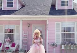 La donna che ha realizzato il suo sogno: vivere come Barbie