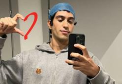 Mahmood irriconoscibile: dopo il cambio look ha i capelli folti